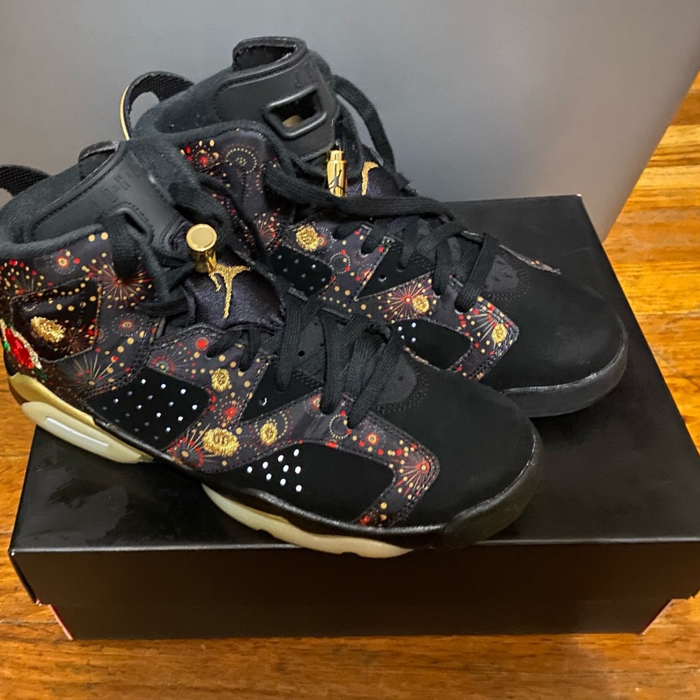 Shoes - Picture 2 of 2